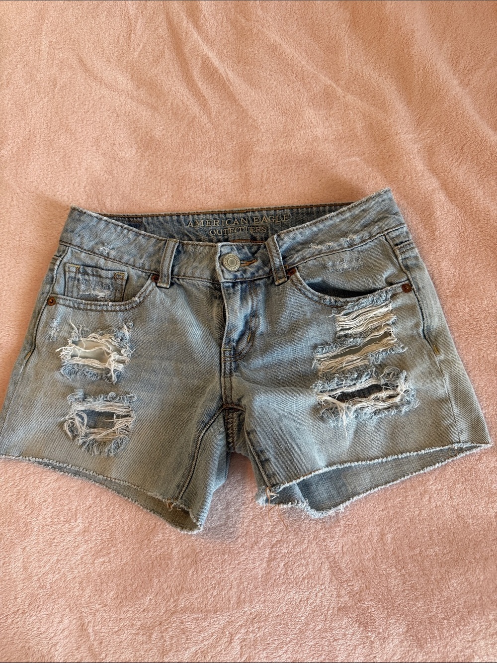 American Eagle Outfitters Light Wash Distressed Denim Shorts Size 0